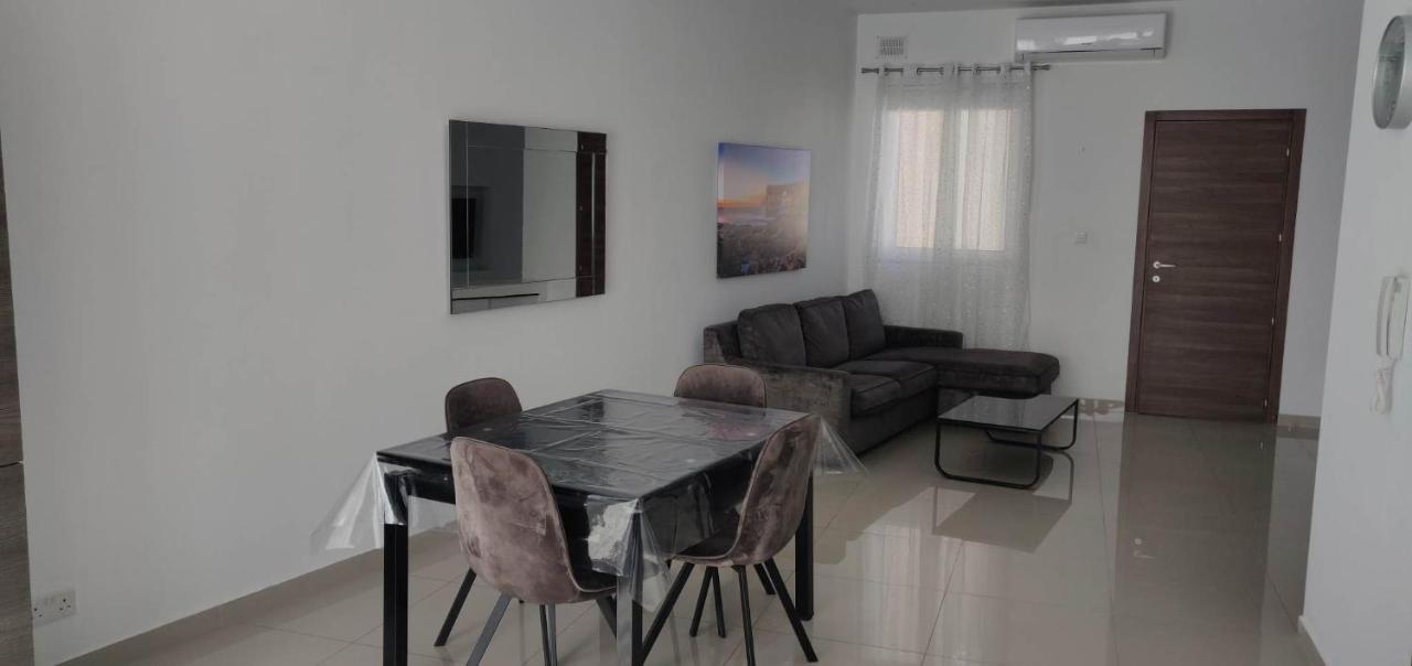 Seron Apartment 3 St. Paul's Bay Buitenkant foto